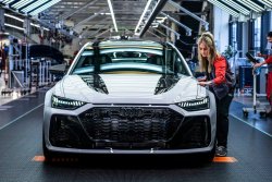 Audi se loučí se svým kultovním kombíkem novým limitovaným vrcholem, takové auto znovu nevznikne