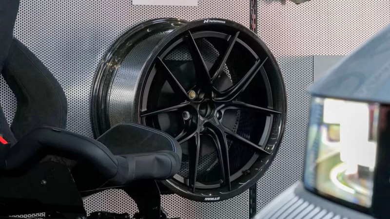 Hyundai Introduces High-End Carbon Wheels for Ordinary Cars, Setting a New Standard