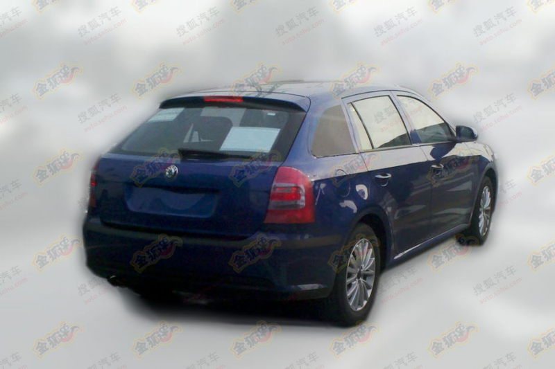 [Зображення: Skoda_Rapid_Spaceback_Spy_02_800_600.jpg]