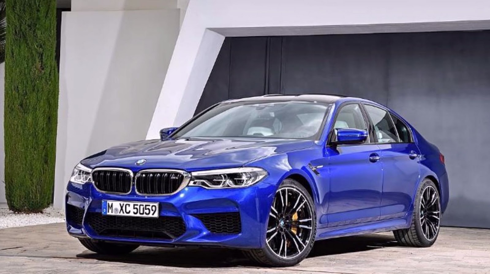 Nove Bmw M5 Plne Odhaleno Unikem K Cemu Ma Ta Cervena Padylka Na Volantu Autoforum Cz