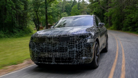 BMW poprvé ukázalo novou X5 a je to něco. Bude vážit 3 tuny, jen aby baterkami vyrovnala nádrž, která byla malá i ve Škodě 120