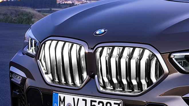 BMW rozšířilo nabídku o svítící ledvinky, po ničem jiném svět jistě netoužil