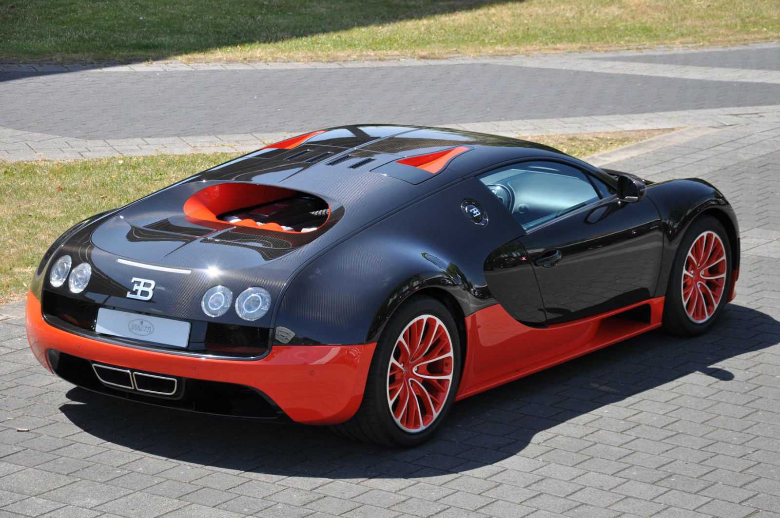 Bugatti Veyron Super Sport K Mani Je 1 Z 30 Nejrychlejsich Aut Sveta Autoforum Cz