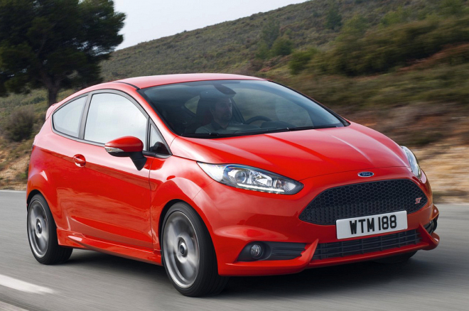 Prodeje aut Velká Británie, listopad 2013: za 11 měsíců víc registrací než loňský rok