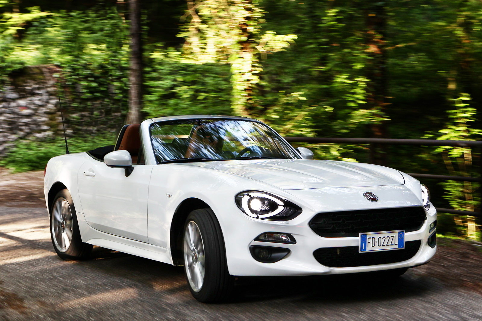 Clarkson Strhal Novy Fiat 124 Spider Je Pry Jako Slon Na Jednokolce Autoforum Cz