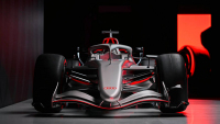 Audi poprvé ukázalo svůj monopost F1 pro příští rok. Tedy vlastně jen barvy, tedy vlastně vůbec nic