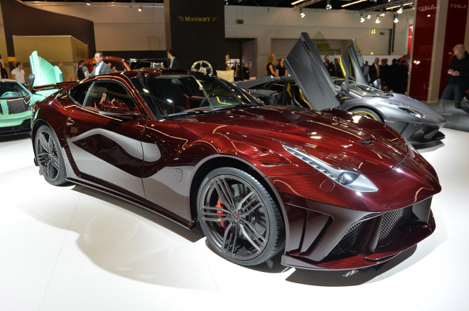 Mansory La Revoluzione není vyladěné LaFerrari, ale pouťová F12 s 1 200 koňmi