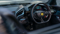 Ferrari dělá obrovskou chybu, ze svých aut vyřazuje výbavu, kterou dostanete i do obyčejných Škod, Hyundai nebo Toyot