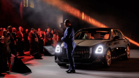 Že jsou auta z Číny levná? Čínský Rolls-Royce se právě začal prodávat v Rusku za 9 milionů korun