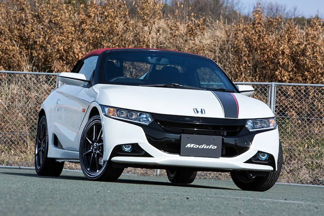 Honda S660 v sériové verzi na pořádných fotkách dál dráždí naši zvědavost