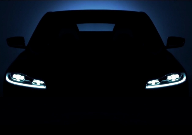 Jaguar F-Pace se začal odhalovat, více než světla ale zatím neukázal (video)