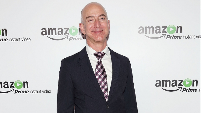 Nová automobilka financovaná Jeffem Bezosem začala odhalovat svá první auta způsobem, jaký svět ještě nezažil