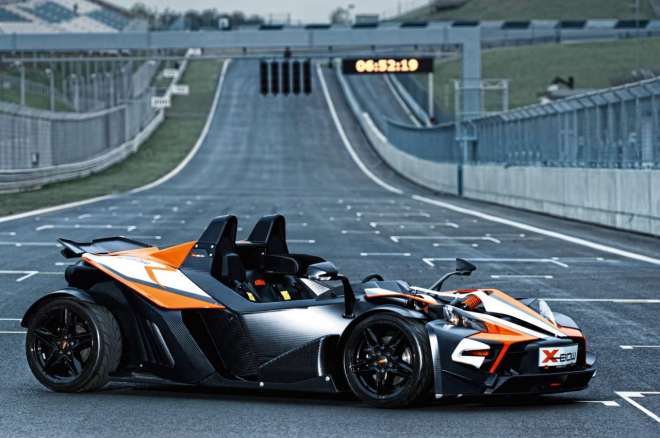 KTM X-Bow R: 300 koní přímo z fabriky