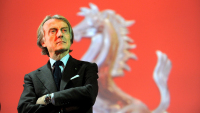Nové elektrické Ferrari strhal i bývalý šéf značky. „Snad z toho aspoň sundají logo,” říká a vidí jen jedno pozitivum