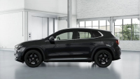 Jediný lak, obří kus laciného plastu uvnitř, „gumový” volant. Nový Mercedes GLA v základu za 1,1 milionu Kč je ztělesněním naleštěné bídy