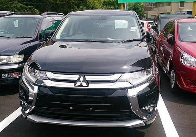 Mitsubishi Outlander PHEV 2016: i faceliftu hybridu byl nafocen nemaskovaný