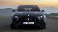 Nesmyslný čtyřválcový Mercedes C63 od AMG nikdo nekupuje tak moc, že letos potřetí zlevnil, teď už o 20 procent