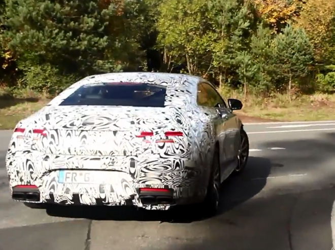 Mercedes S 63 AMG Coupe přistižen v sériové podobě, zatím s maskováním (video)