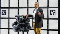 „F1 tech”? Zapomeňte, tohle je „China tech”. Mercedes představil nový motor pro své klíčové modely a v Německu z něj nevzniká ani šroubek