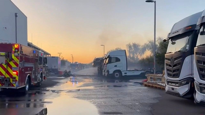 Výrobci elektrických tahačů hoří jedno auto za druhým, nepomohla jim ani svolávací akce