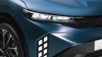 Obrovský propadák Renaultu už nekupuje skoro nikdo. Automobilka ho teď zkouší zachránit faceliftem s ještě horší akcelerací na stovku