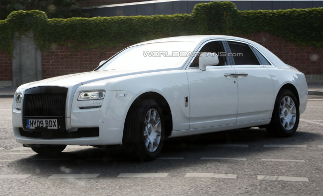 Rolls Royce Ghost bude vyráběn ve třech karosářských variantách