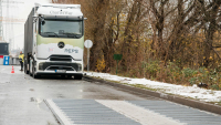 Systém na výrobu elektřiny přímo „ze silnice” s pomocí brzdících kamionů je žhavý kandidát na cenu Leštěný prd roku