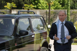 Vladimir Putin se přiznal k tomu, jaký vlastní majetek. Zveřejnil i výčet svých aut, je něco jako světec