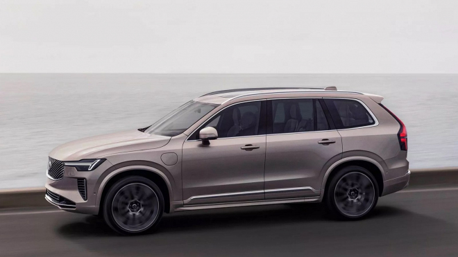 Volvo se s inovovanou XC90 nepřetrhlo. Ví, že víc není třeba, spalovací auta se dnes prodávají sama