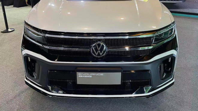 Největší SUV Volkswagenu se ukázalo v jakési ostré verzi, vypadá jako obr z poutě