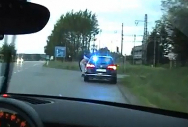 Nejsledovanější videa roku 2012: policejní Passat, hloupí řidiči a spousta zrychlení