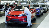 VW ve čtvrtek ohlásí zrušení 19 tisíc pracovních míst. Před lidi se nikdo raději nikdo nepostaví, šéf vše oznámí přes video