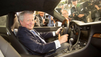 Tunel nebude. Dědic Porsche těsně před dokončením prodává svůj zámek nad městem, chtěl k němu přistavit garáž s půlkilometrovým tunelem